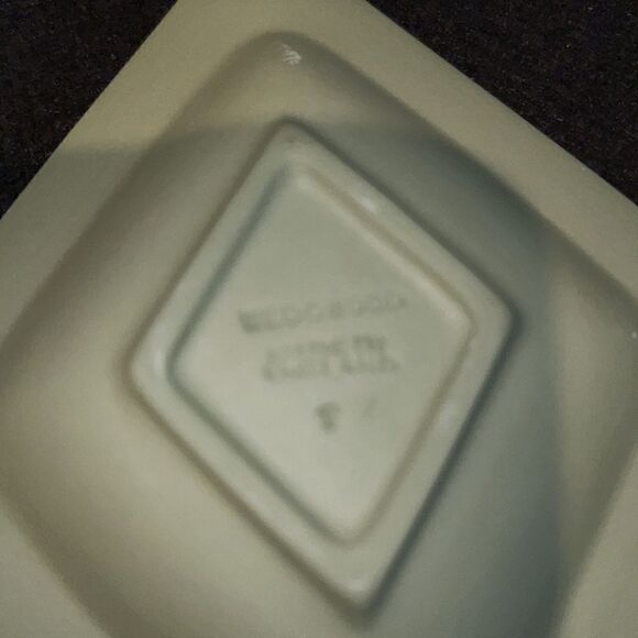 Beautiful Diamond Shaped Sage Green Jasperware Made in England - Picture 4 of 4